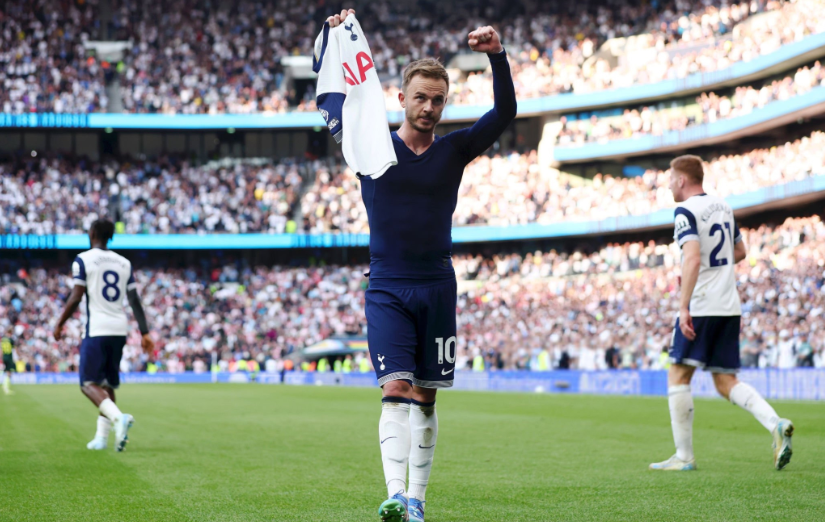 郑钦文在迈阿密站一鸣惊人，央视新闻客户端报道横扫晋级盛况。